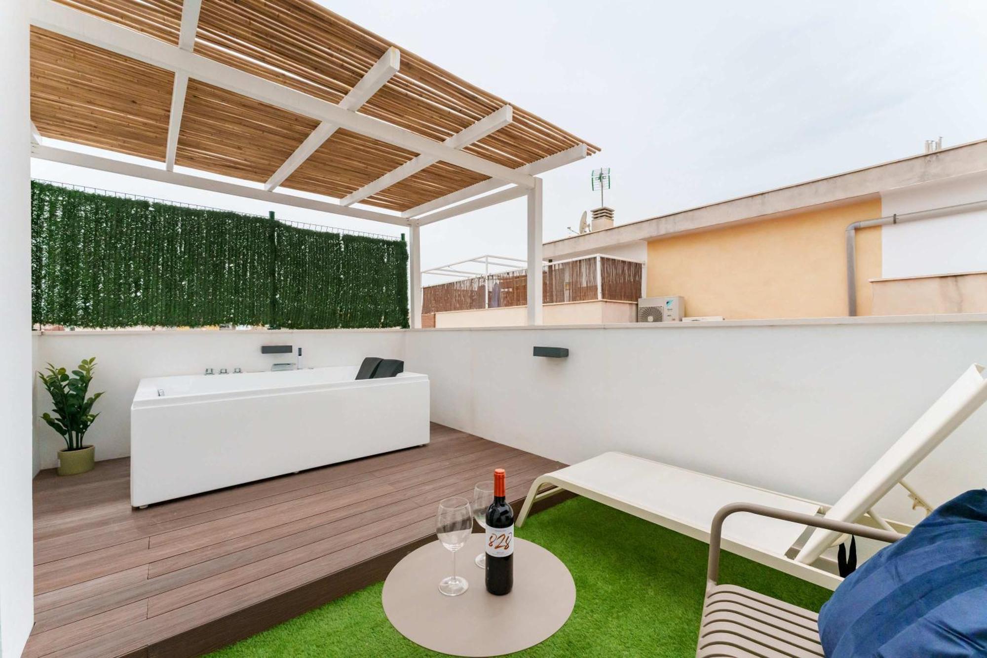 Stylish 3bd With Rooftop Jacuzzi - Artes Hébergement de vacances *